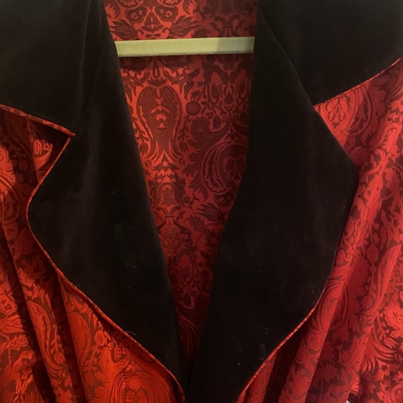 Victoria's Secret Red and Black Robe gorgeous - Picture 4 of 7